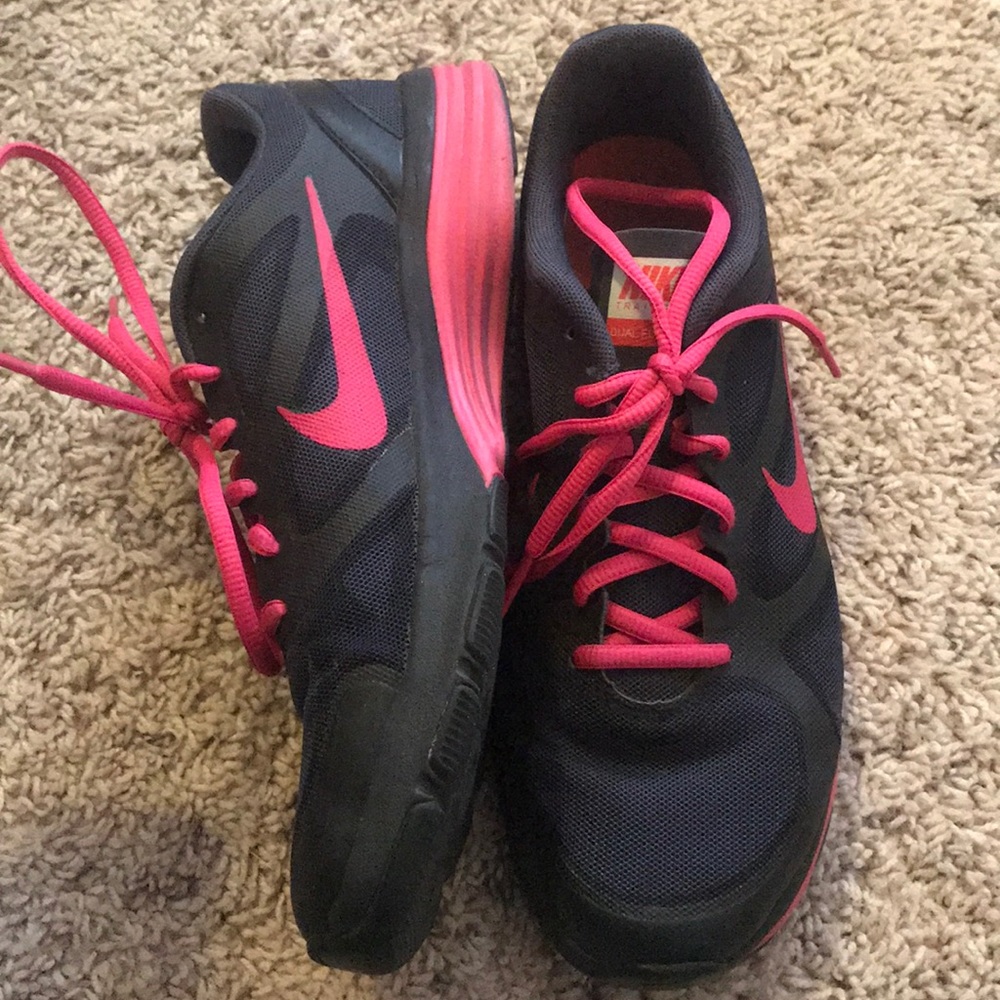 Nike dual fusion training shoes size 7.5